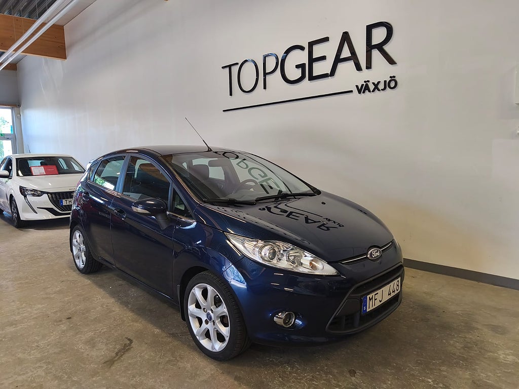 Ford Fiesta 5-dörrar 1.25 Titanium  ink-Vinterdäck Kamrem bytt