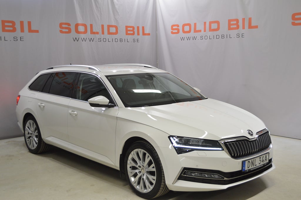 Skoda Superb iV Kombi Business Edt. Aut Läder Värmare Drag