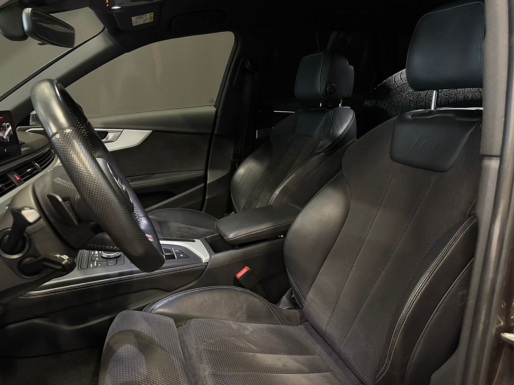 Audi A4 Avant 2.0 TDI Q *3,99%* S-Line Matrix 18" Värmare