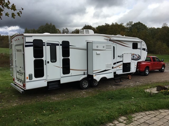 Övrigt Montana toy hauler,  3 slideout fullut, VILLA VAGN