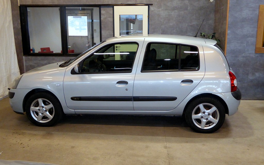 Renault Clio 5-dörrars Halvkombi 1.2 Euro 4 Ny kamrem