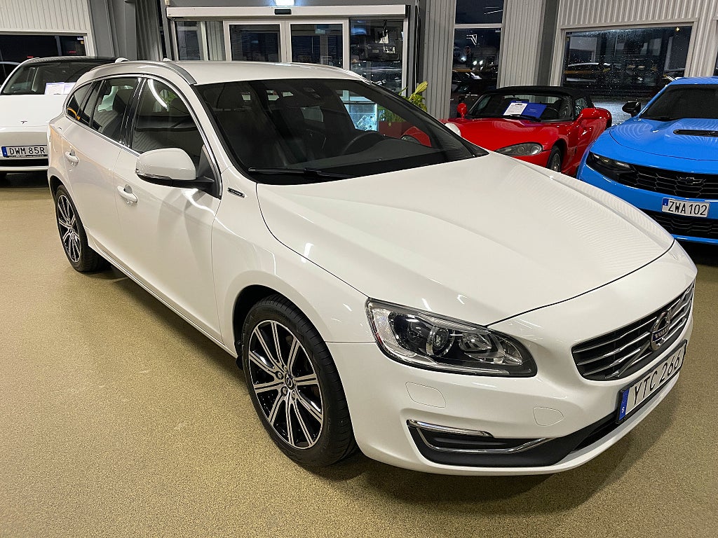 Volvo V60 D5 Plug-in Hybrid Geartronic AWD  Summum 
