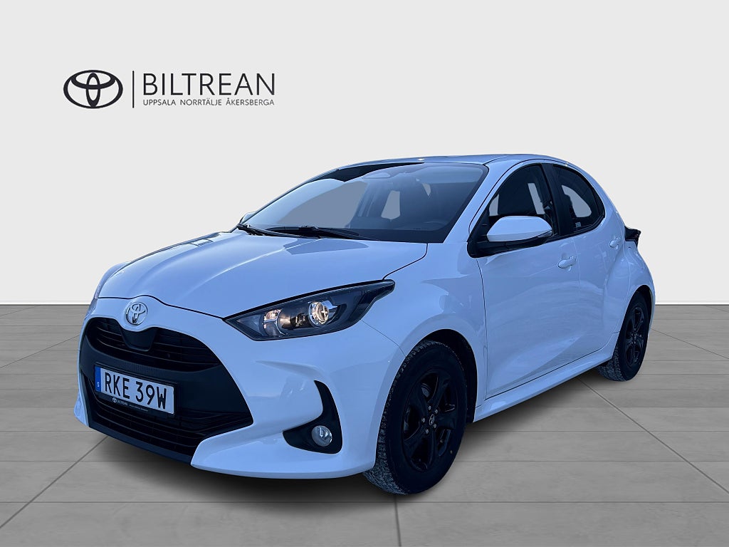 Toyota Yaris 1,5 Hybrid Active Komfortpaket Vinterhjul Ingår!