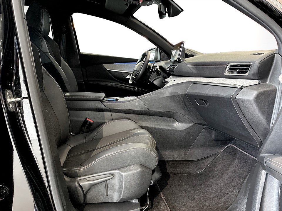 Bild på Peugeot 5008 GT 12 PT 130hk Aut 7-SITS B-KAMERA CARPLAY