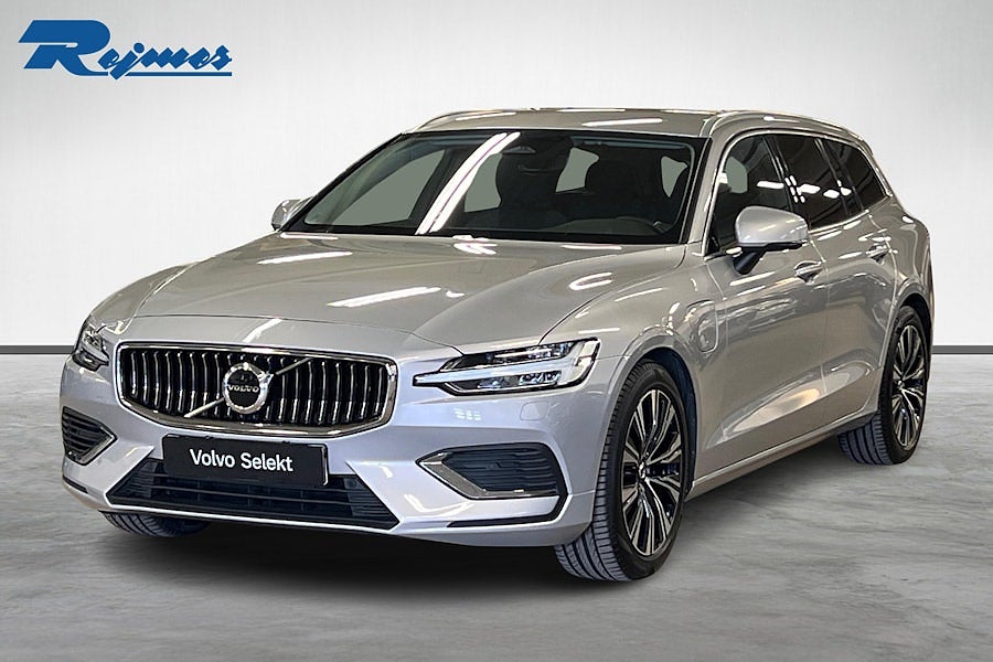 Volvo V60 Recharge T6 II Core Edition DRAGKROK