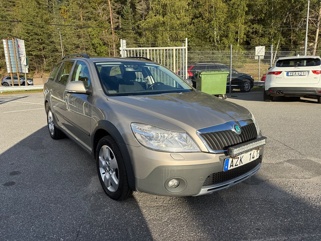 Skoda Octavia Scout 1.8 TSI 4x4 Scout 160hk Drag M-Värmare