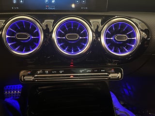Mercedes-Benz AMG A 35 4MATIC Sedan AMG Pano/Kamera/Burmester/SoV/1Ägare – bild 19