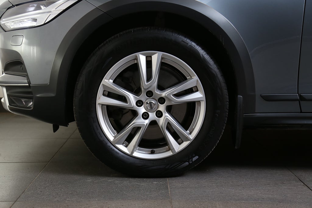 Volvo V90 Cross Country D5 AWD 235hk Adv Edition Aut Navi Kamera VOC D 2019