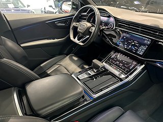 SUV Audi Q8 5 av 18