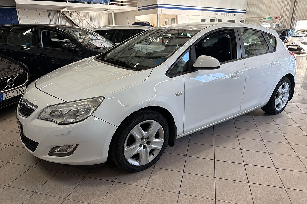 Opel Astra 1.6 ENJOY SUPERDEAL 3.95% / DRAG / KAMREM BYTT