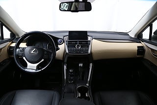 SUV Lexus NX 18 av 24