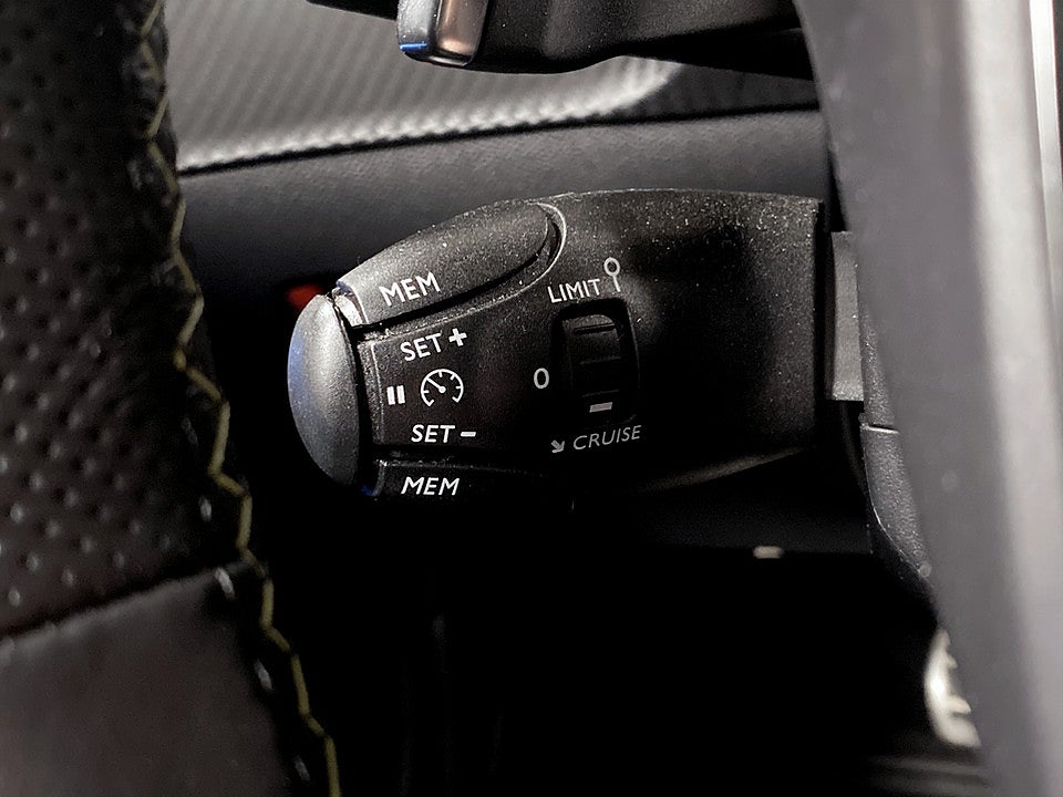 Bild på Peugeot 2008 GT 1.2 PT 130hk Aut B-KAMERA CARPLAY