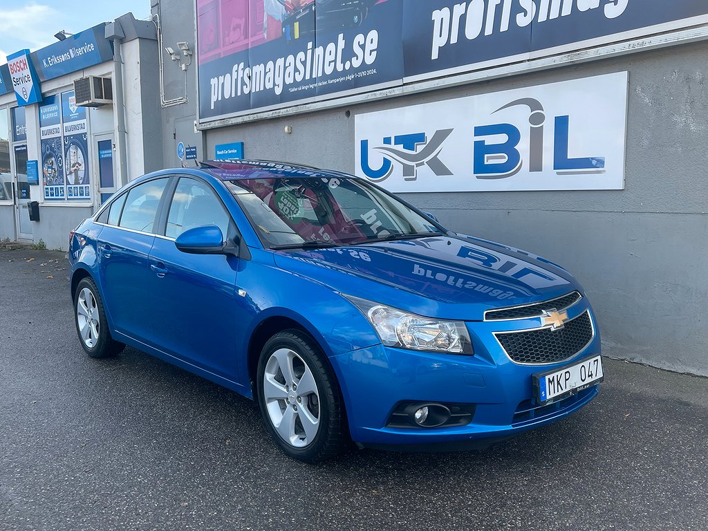 Chevrolet Cruze 1.8 Hydra-Matic/M-värm/Taklucka/Psensor/Navi