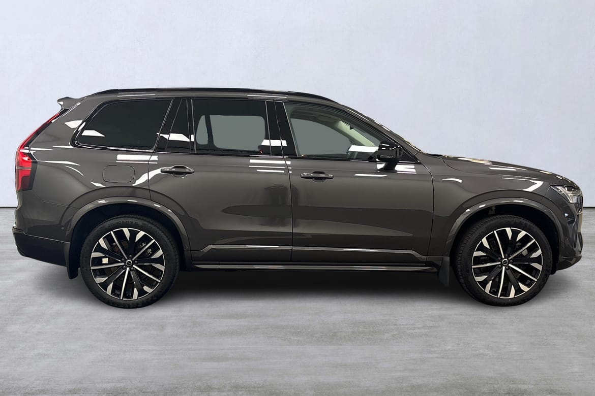 Volvo XC90 T8 Ultra Dark 2026, photo 3/10