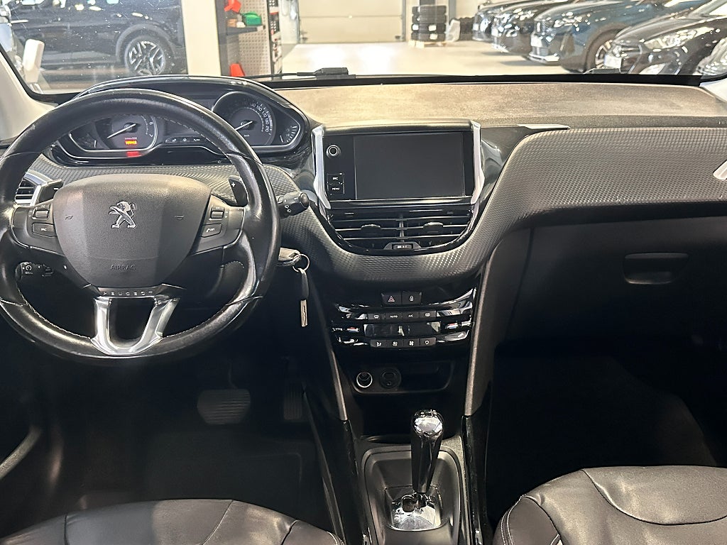 Peugeot 2008 Allure 1.2 VTi 82hk EGS Euro 6 thumbnail