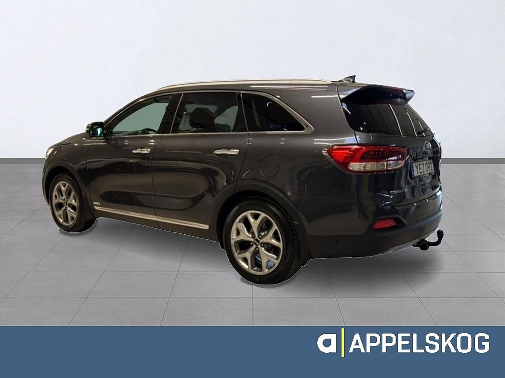 Kia Sorento 2.2 CRDi AWD |DRAG|PANORAMA|7-SITS|RÄNTA 3,99%|V-HJUL| thumbnail