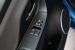 Halvkombi Toyota Yaris 11 av 23