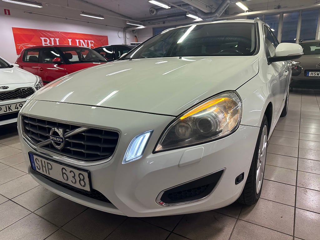 Volvo V60 T3 Summum Euro 5 VÄLSERVAD