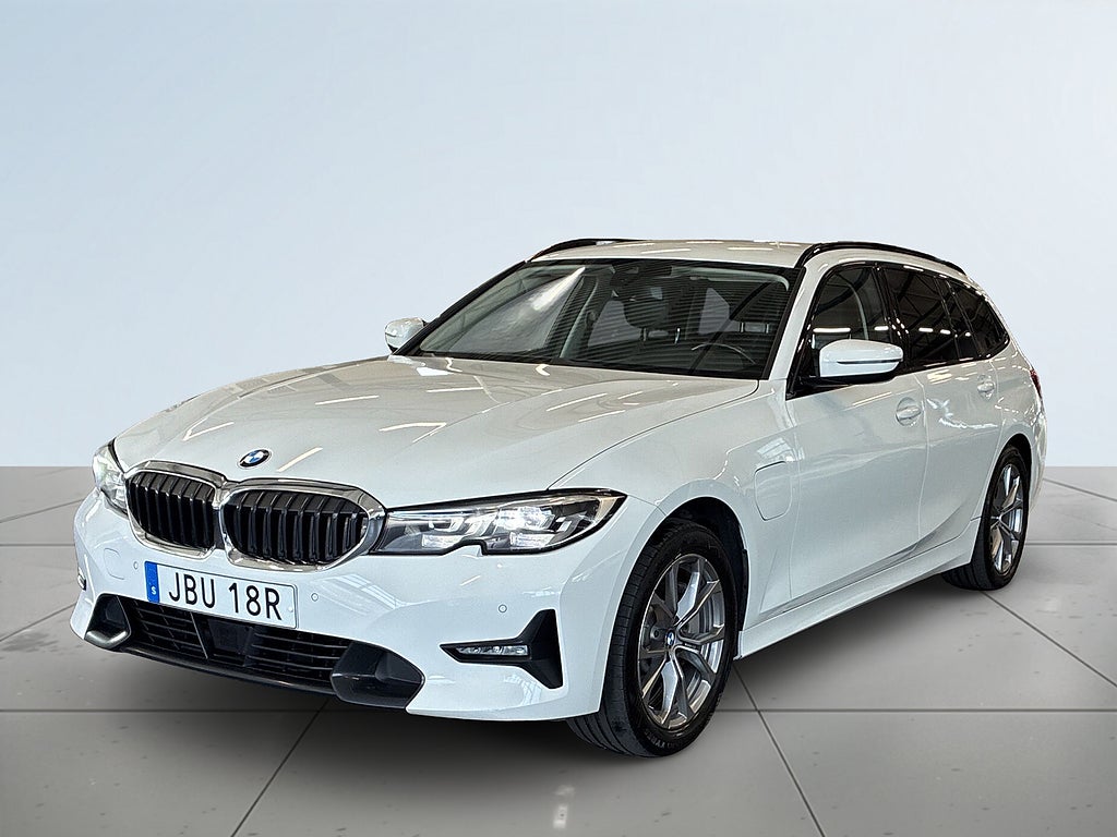 BMW 330e xDrive Touring Steptronic Sportline S&V-Hjul/Drag/MOMS