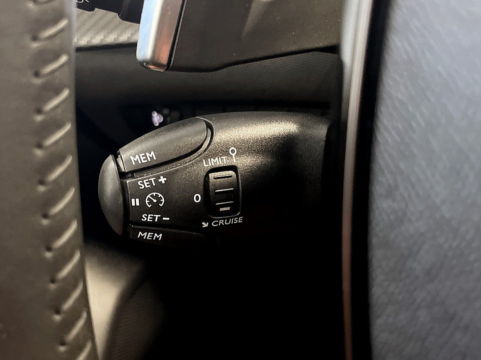Bild på Peugeot 208 Style Hybrid 100hk e-DSC Aut P-SENSORER BAK