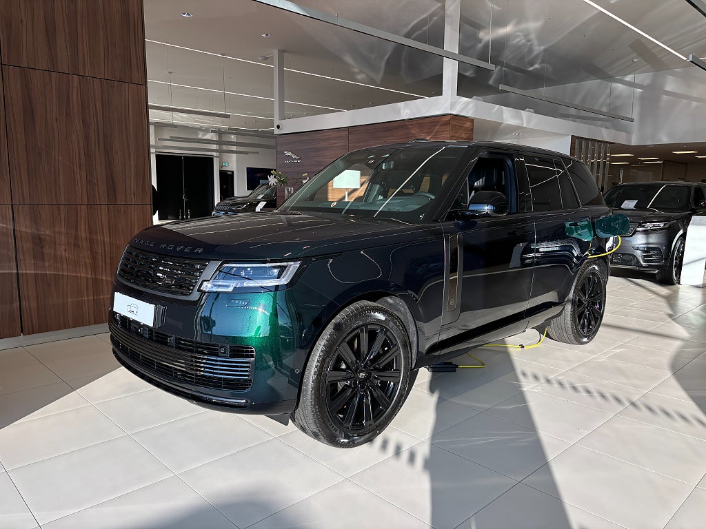 Land Rover Range Rover P550e SV