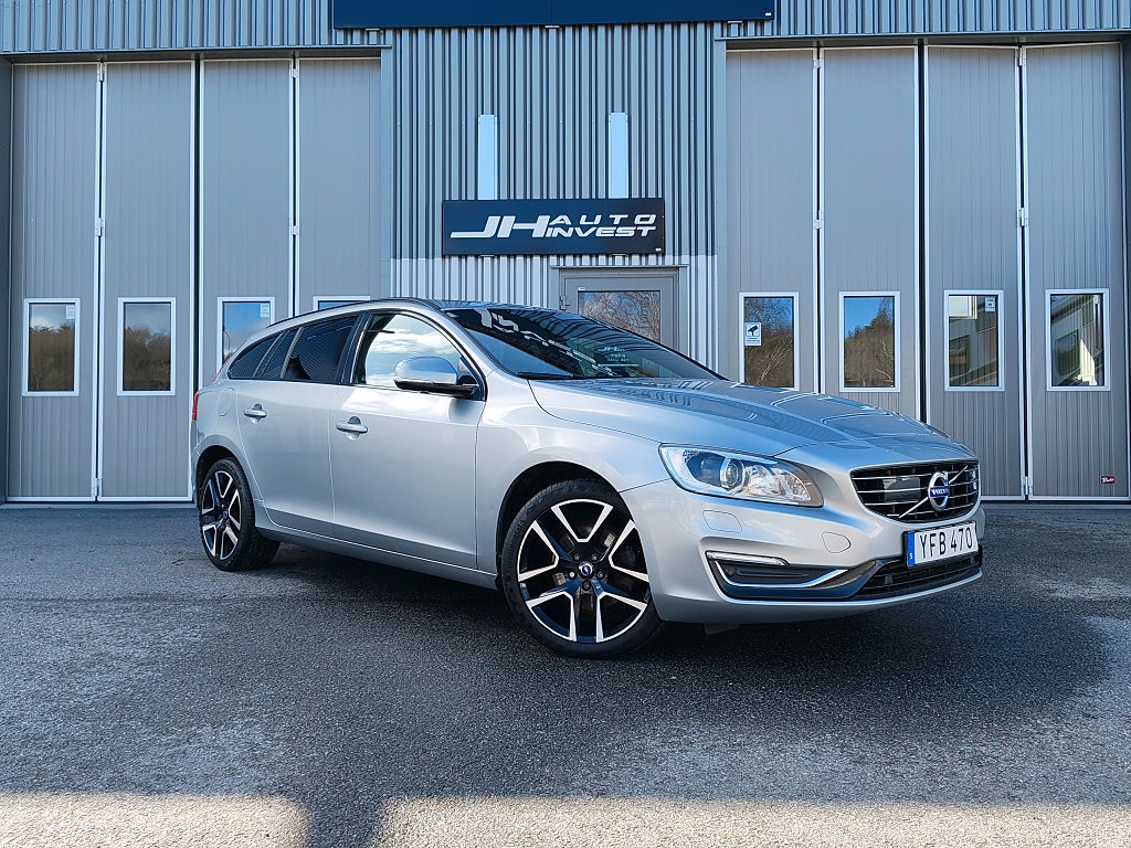 Volvo V60 T4 Momentum Euro 6 Bensin Värmare Drag Läder
