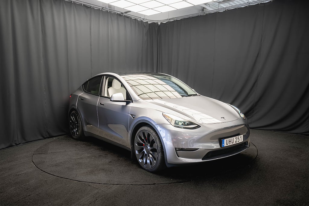 Tesla Model Y Performance DRAG QUICKSILVER LJUS-INREDNING 21'' MOMS