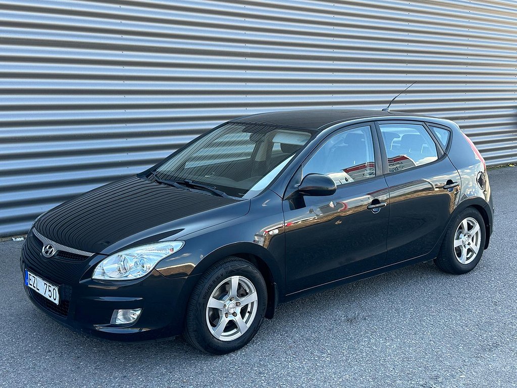 Hyundai i30 1.6 CRDi 90hk Kamkedja 14000 mil SoV-Hjul