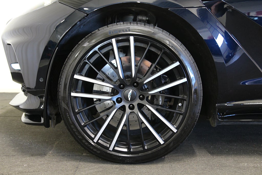 Aston Martin DBX 2023 - miniatyr 23
