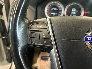 Volvo XC60 D3 Summum SoV-hjul/Panorama/Dvärmare/Dragkrok/Skinn – bild 19