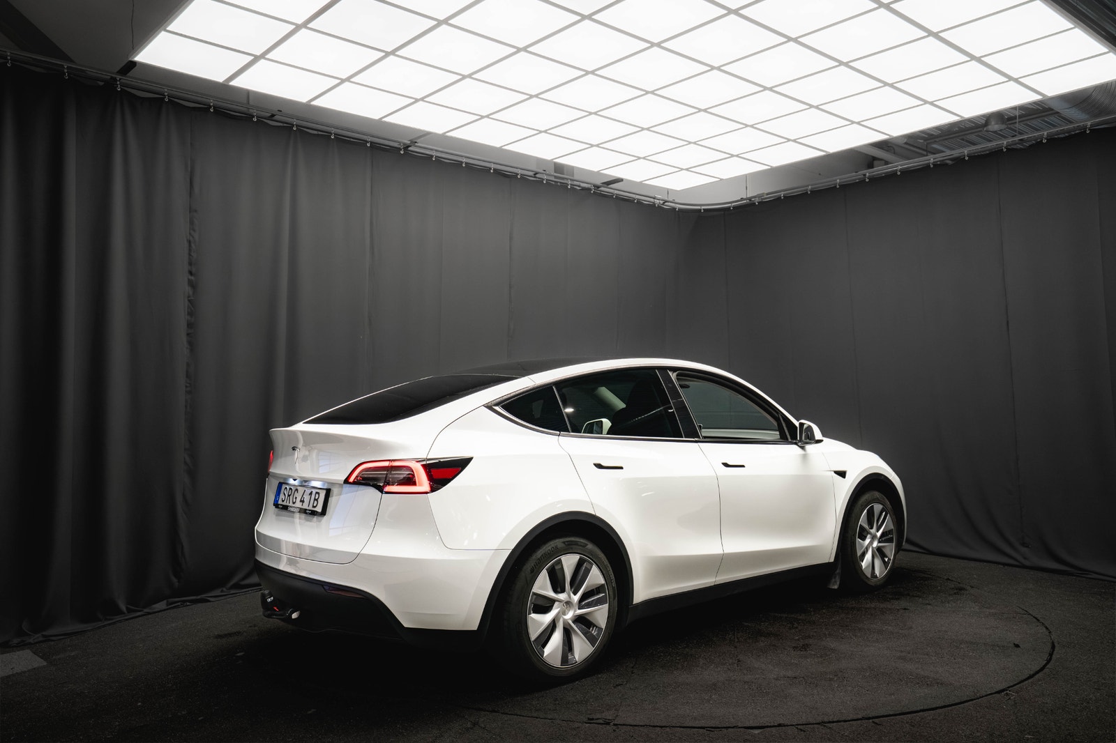 Tesla Model Y Standard Range RWD DRAG PANO LÄDER 1-ÄGARE MOMS 2023 - miniatyr 6