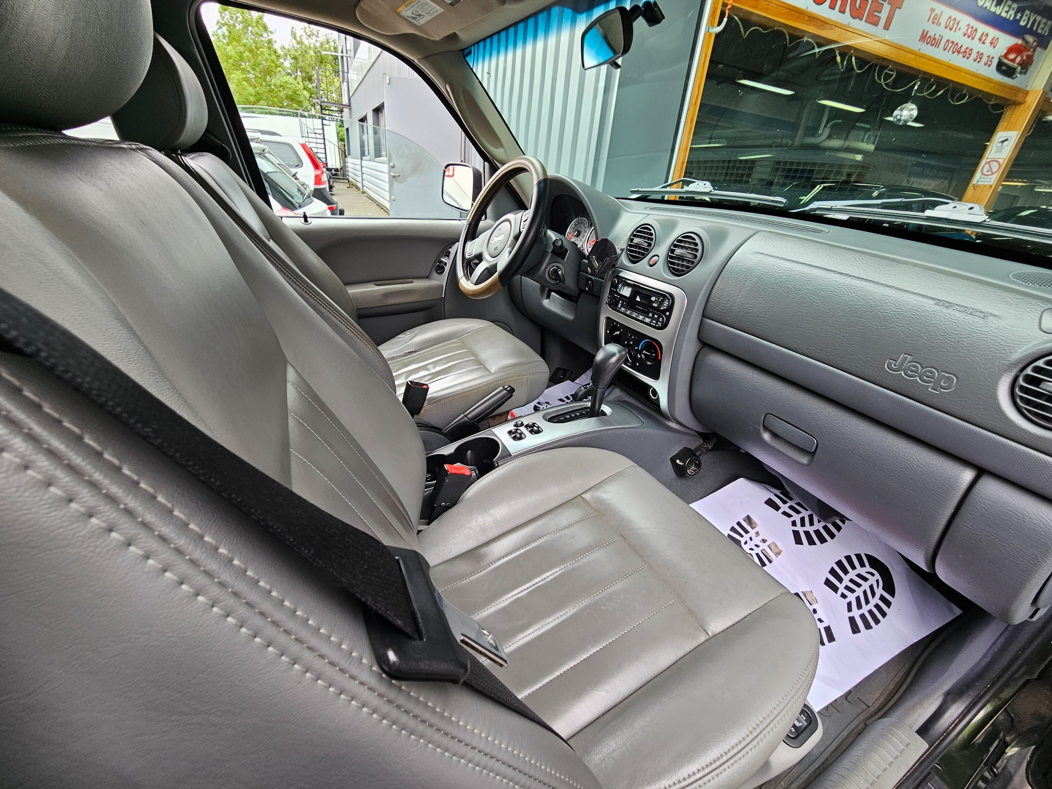Jeep Cherokee 2.8 CRD 4WD Automat 162hk 2007, bild 6/52
