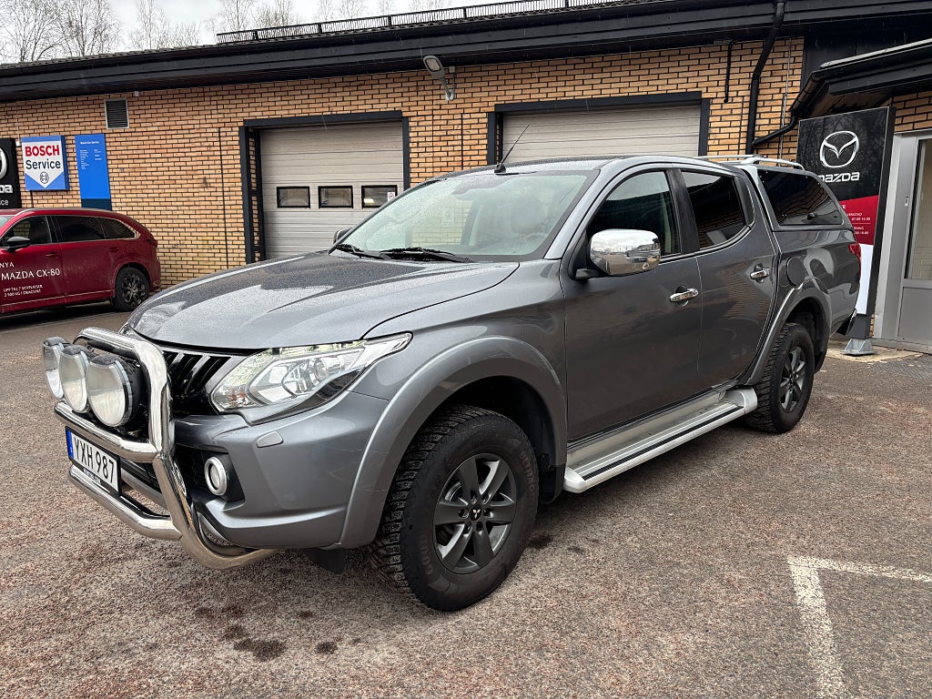 Mitsubishi L200 Pro Performance DC 2.4 Business 4WD | V-Hjul | Moms