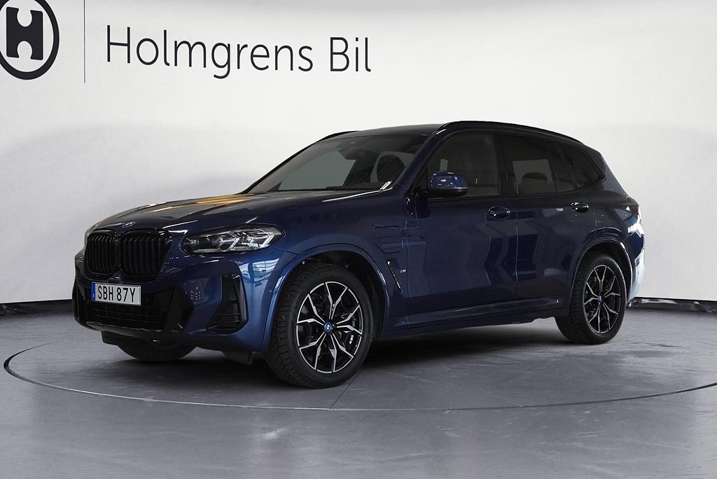 BMW X3 xDrive30e xDrive 30e Msport Adaptiva LED HiFi Drag Backkamera |