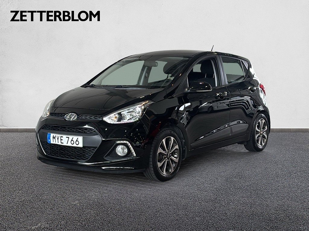 Halvkombi Hyundai i10 1 av 13
