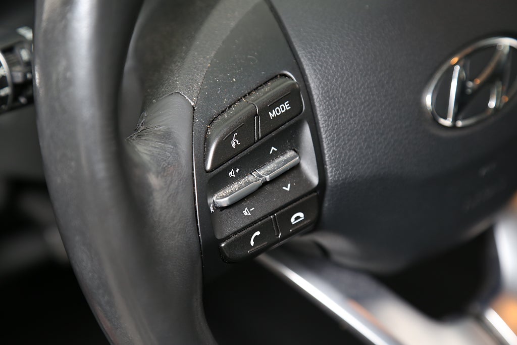 Hyundai i30 1,0 T-GDI 120hk MHEV Essential Aut 5d Kamera Drag 2022