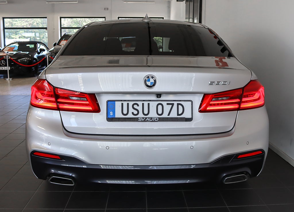 BMW 530i Sedan M-Sport Fullservad Navi Kamera 252hk