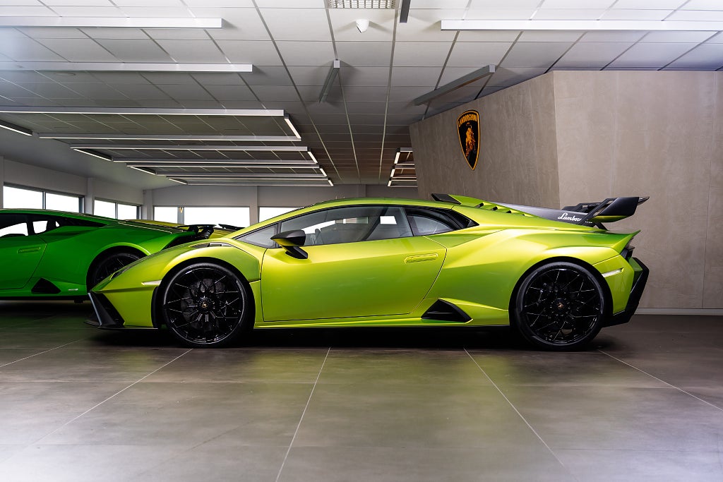 Gallery image 2 of 18