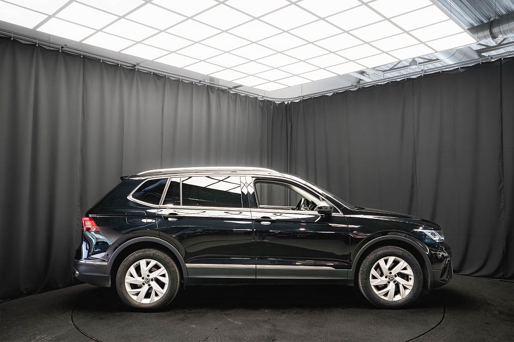 Volkswagen Tiguan Allspace TSI 4MOTION 7-sits B-VÄRM DRAG KAMERA IQ. COCKPI
