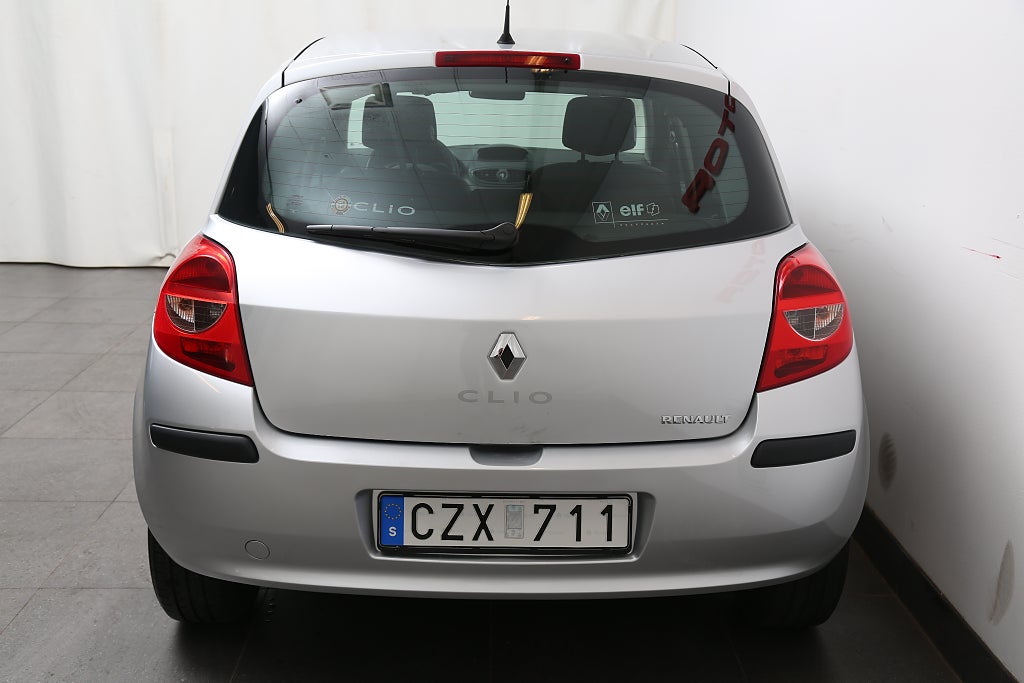 Renault Clio 1,6 112hk Automat 5-dörrars Motorv l Nybesik l Ny K-rem 2006