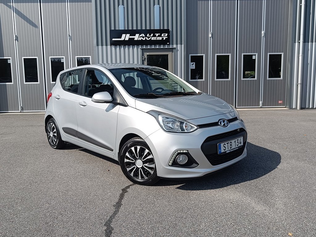 Hyundai i10 1.2 87 HK Premium Svensksåld Nyservad 1 Ägare 