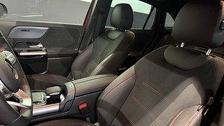 SUV Mercedes-Benz EQA 8 av 14