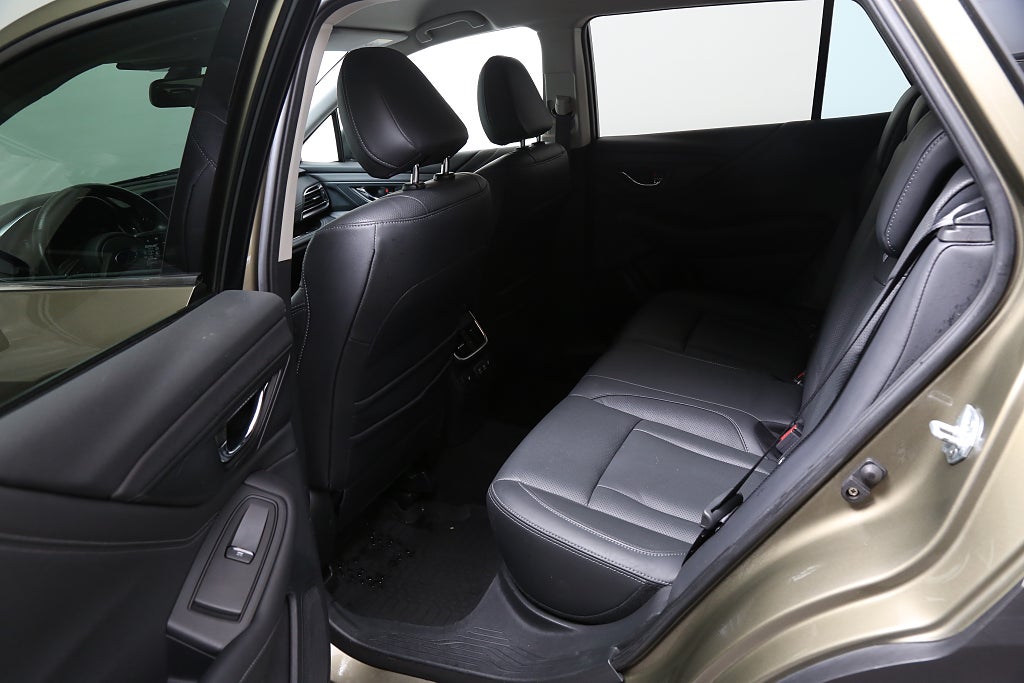 Subaru Outback 2,5i 169hk XFuel Limited AWD Aut Skinn Motorv Drag 2023
