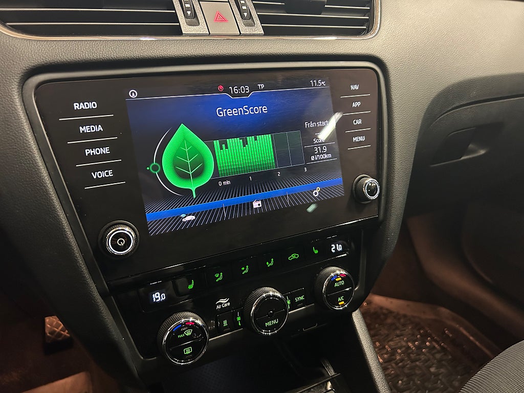 Skoda Octavia Kombi 1.5 TSI Premium Drag P-Värm Navi B-Kam 2019