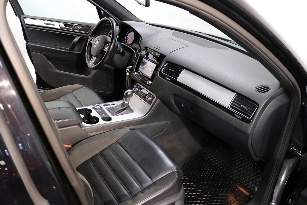 Volkswagen Touareg 2012 - miniatyr 15