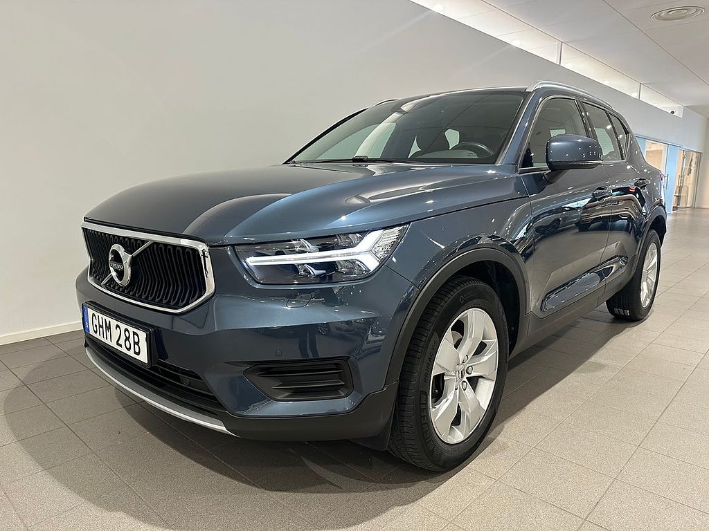 Volvo XC40 T2 FWD Momentum / Parkeringssensor fram/bak /...