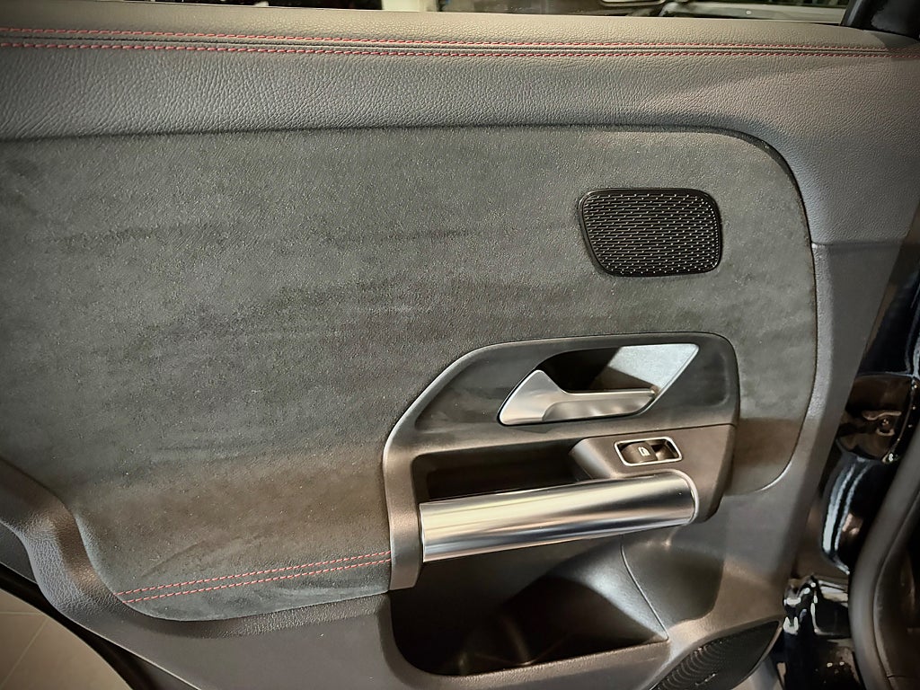 Mercedes-Benz GLA200 200 7G-DCT AMG Line Dragkrok Ny Servad Widescreen - bild 7