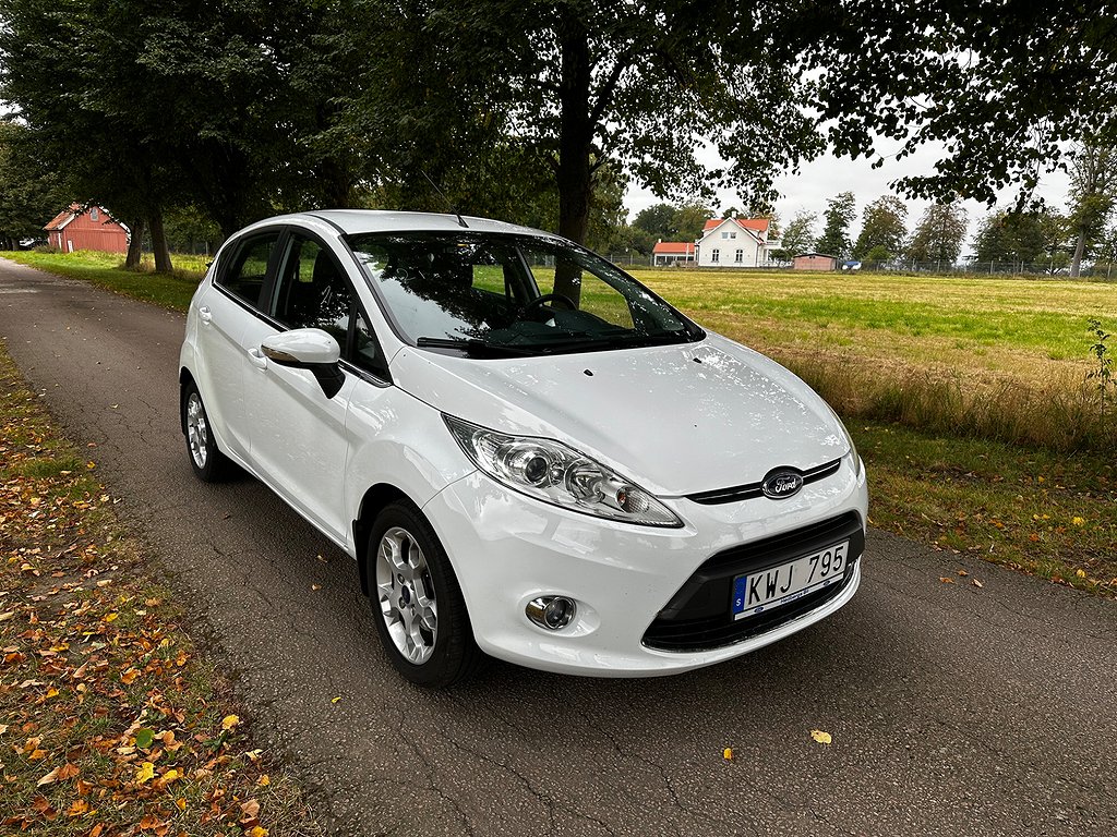 Ford Fiesta 1.25 Titanium, Svensksåld, Lågmil, Toppskick 