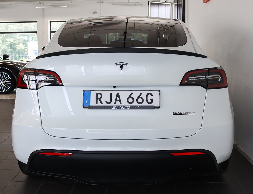 Tesla Model Y Performance 534hk Pano 1 Brukare Moms