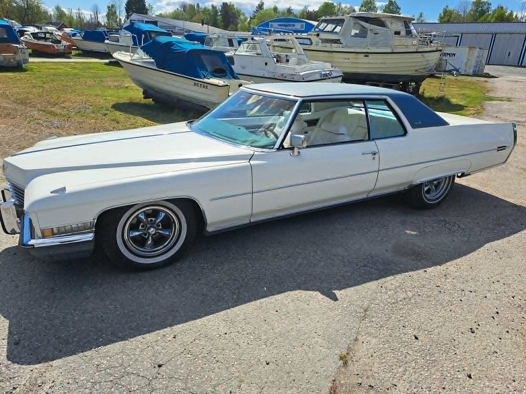 Cadillac De Ville 